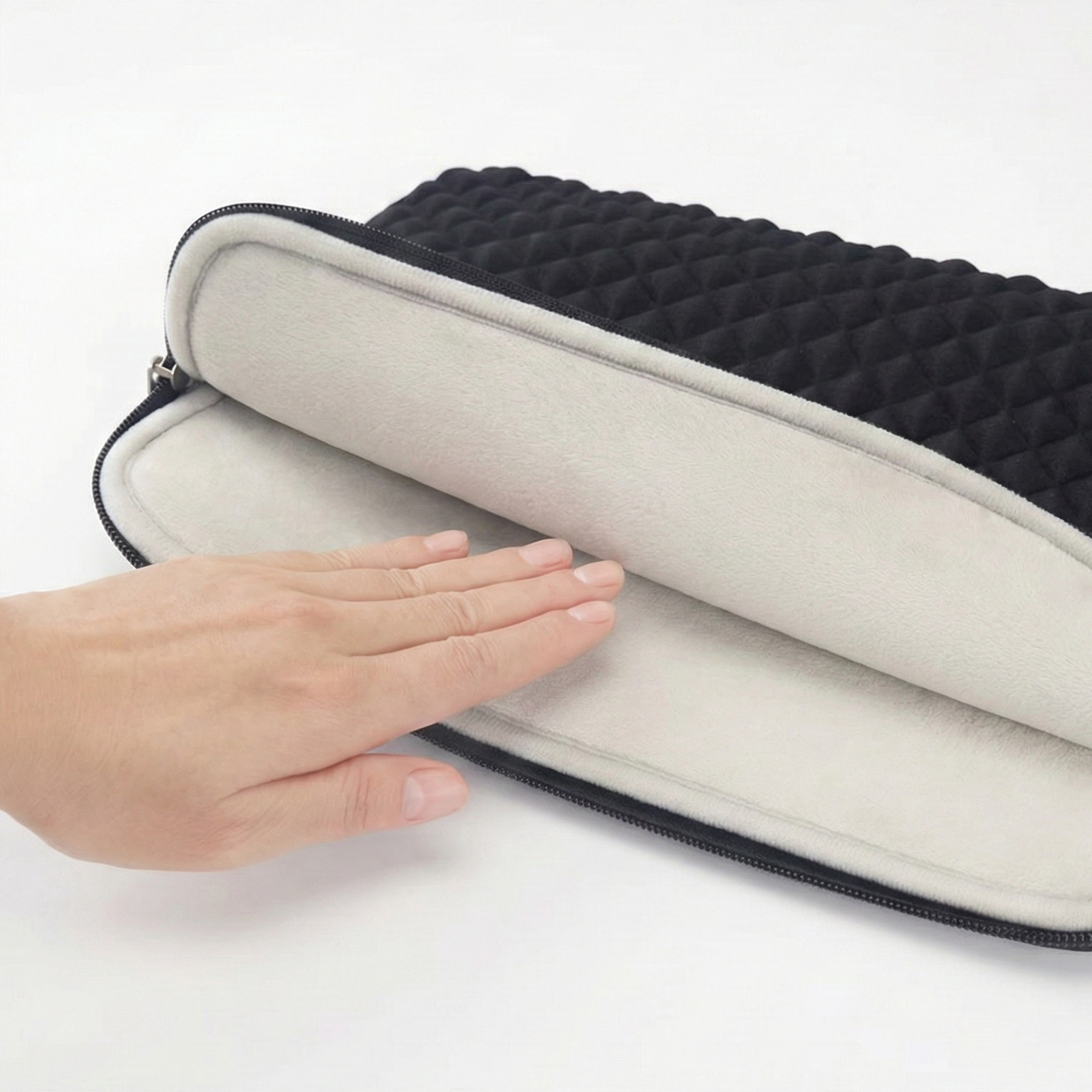 DiamondShield Slim Shockproof Laptop Sleeve